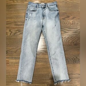 Kensie vintage luxe distressed light wash slim jeans, size 4/27